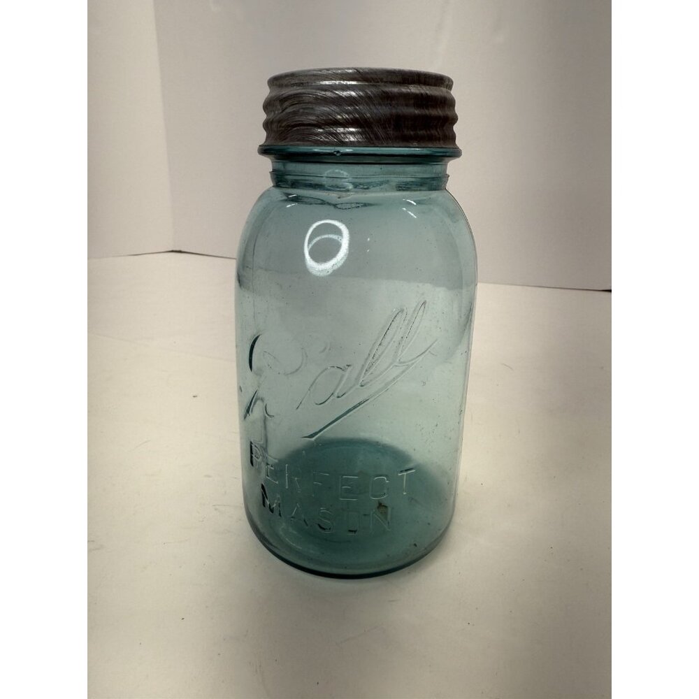 Vintage Ball Perfect Mason Quart Jar Blue with Modern Zinc Lid 1910-1923